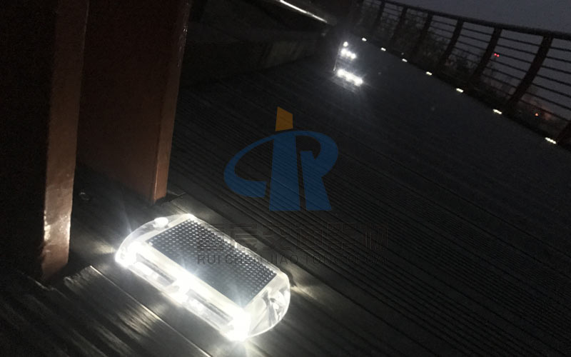 PC LED Solar Road Stud white color