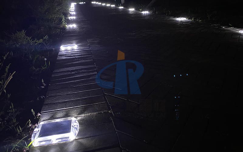 Plastic LED Solar Road Stud For Bike Path